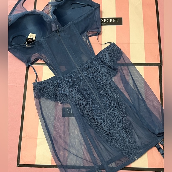 Sexy Victoria's Secret Garter Slip Blue 34C Archives VERY RARE NWT - Picture 5 of 5